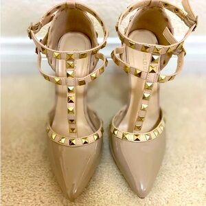 Women Rockstud Heels size 8 .